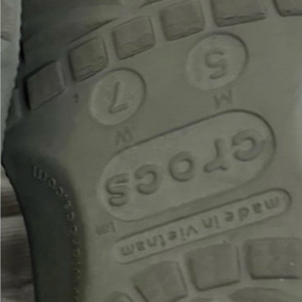 Crocs and Jibbitzs - Picture 5 of 5